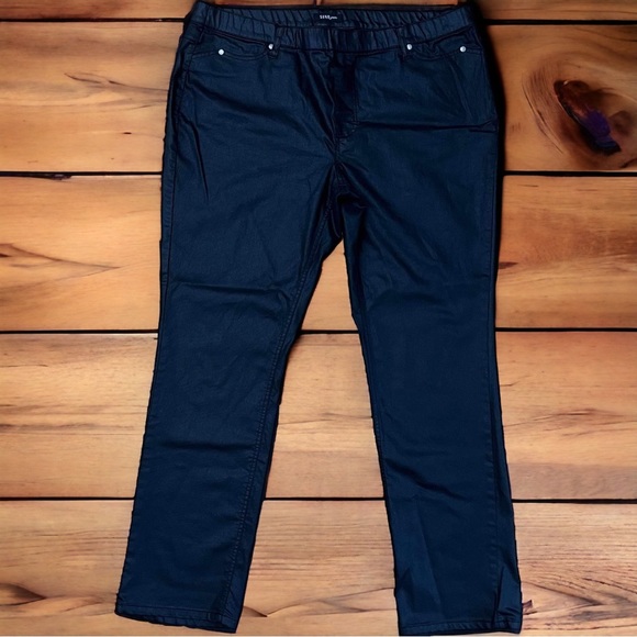 SUKO JEANS Black faux leather like pull-on pants - Picture 3 of 10